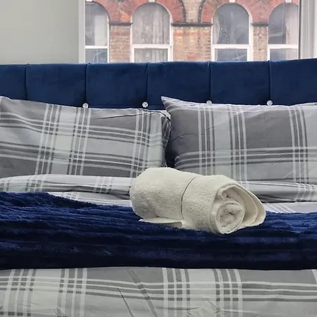 2 Bed Cosy Flat Close To Bus & Tube Station Londen Buitenkant foto